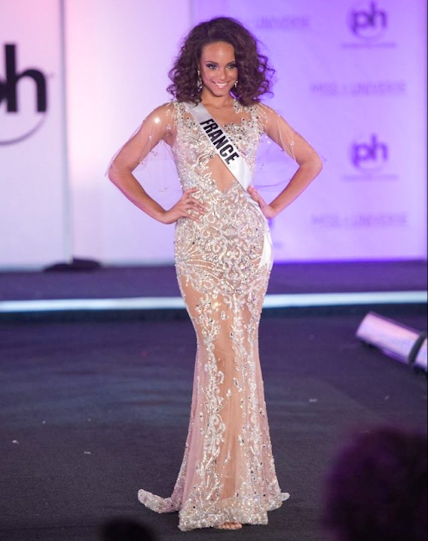 DN-Hoa-hau-Han-Quoc-Miss-Universe-2017-thiet-ke-cua-Chung-Thanh-Phong-BaiDN-221117-1