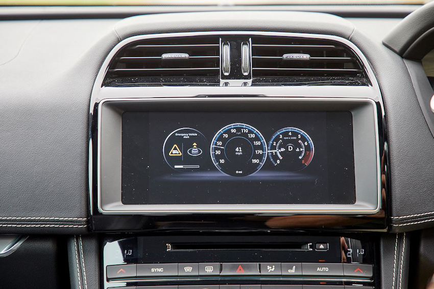Jaguar Land Rover thử nghiệm xe kết nối thông minh không dây