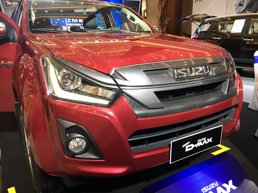 Isuzu Việt Nam ra mắt mu-X và D-MAX 2018: nâng cấp thiết kế, trang bị động cơ Blue Power mới
