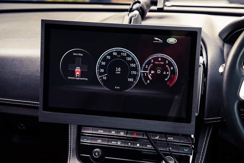 công nghệ nhận diện đèn xanh của Jaguar Land Rover 4
