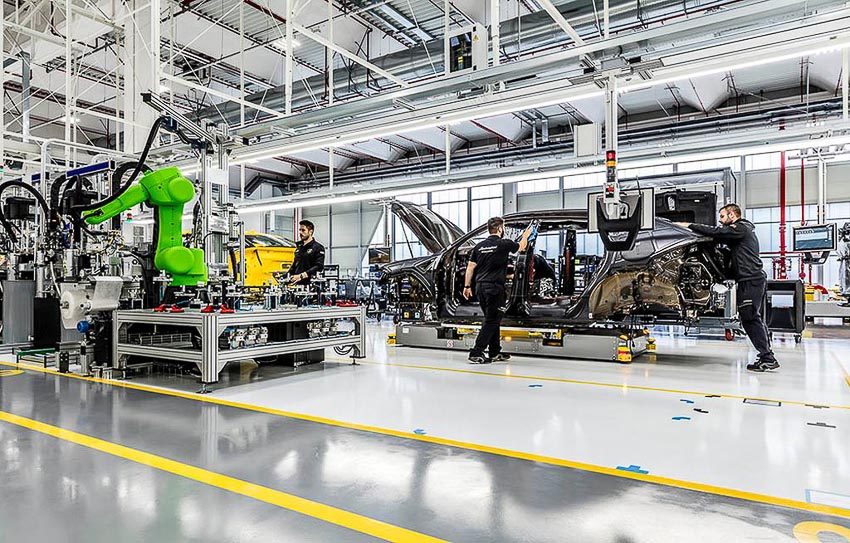 nhà máy sản xuất siêu SUV Lamborghini URUS 26