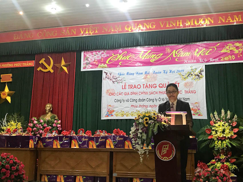 Toyota Việt Nam trao tặng quà tết 2