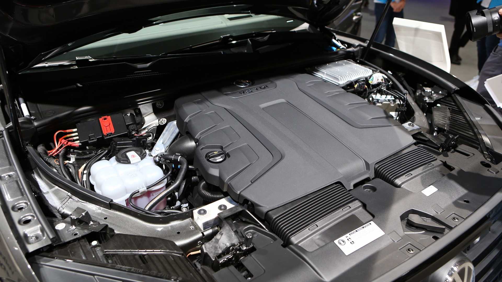 VolkswagenTouareg V8 TDI mới, máy dầu V8 có mô-men xoắn lên tới 900Nm - 04