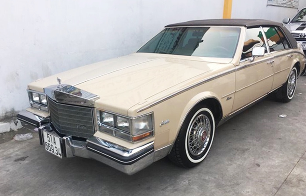Cadillac Eldorado  Xế cổ siêu hiếm tại Việt Nam bị tóm gọn khi đi đổ xăng