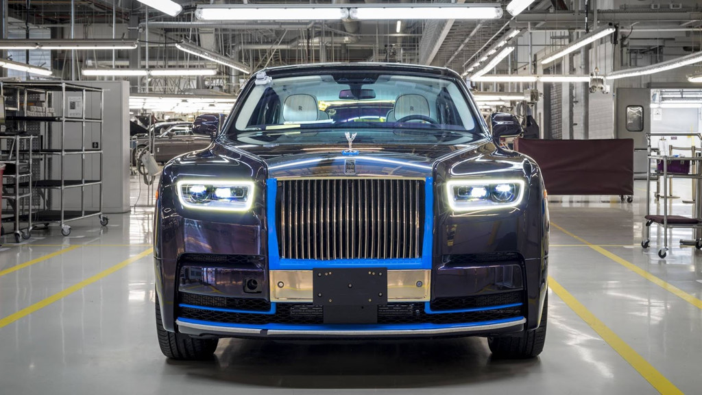 Chiec Rolls-Royce Phantom 2018 dau tien se duoc ban dau gia