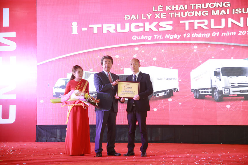 Isuzu khai trương đại lý xe thương mại Isuzu Trung Sơn tại Quảng Trị