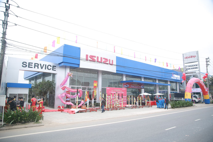 Isuzu khai trương đại lý xe thương mại I-Trucks tại Quảng Trị