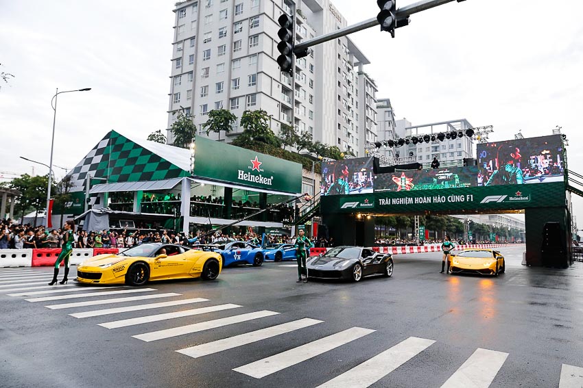 Chiêm ngưỡng loạt siêu xe xuất hiện trong sự kiện trải nghiệm F1 tại Việt Nam