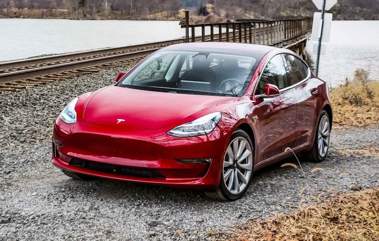 Tesla Model 3 sẽ có phiên bản hiệu năng cao, tăng tốc từ 0 – 100km/g trong 3,5 giây
