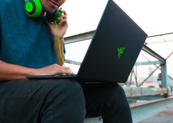 Razer Blade được nâng cấp toàn diện với thiết kế mới, cấu hình mạnh
