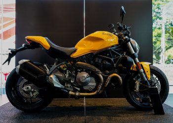 Ducati Monster 821 đời 2018 có giá 400 triệu đồng