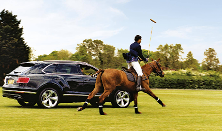 Mua Bentley tham dự các lễ hội của Hoàng Gia Anh