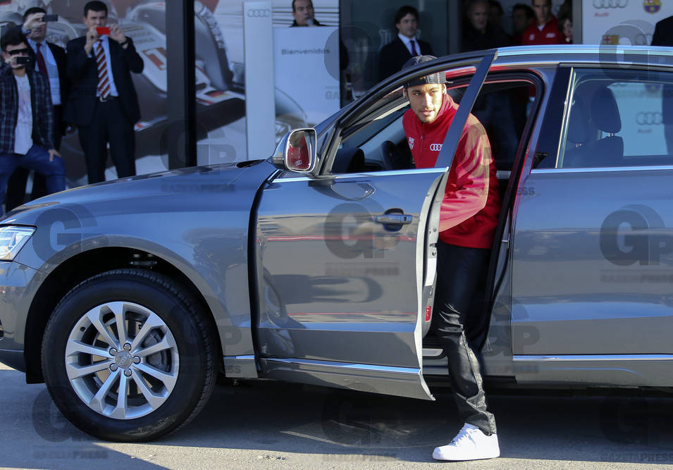 Bộ sưu tập xe trị giá 1,3 triệu USD của Neymar