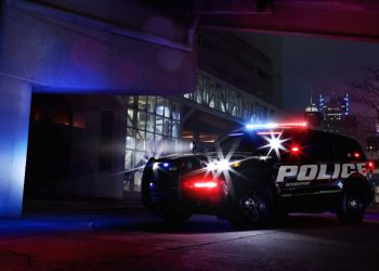 Ford Explorer hybrid 2020 hé lộ phiên bản xe tuần tra