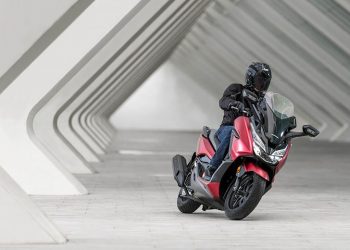 Honda Forza 125 2018 ra mắt, sắc nét và cuốn hút hơn Honda PCX
