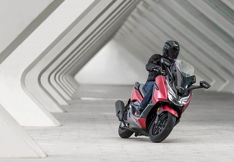 Honda Forza 125 2018 ra mắt, sắc nét và cuốn hút hơn Honda PCX