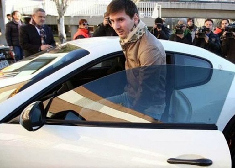 [Photo Story] Không chỉ thất thế tại World Cup, Messi còn thua Ronaldo ở cuộc đua siêu xe