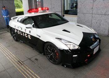 Cảnh sát Nhật Bản được cấp siêu xe Nissan GT-R 2017 (R35)