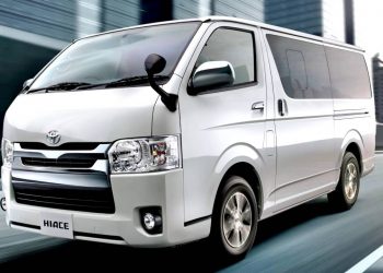 Toyota Hiace giảm giá “khủng” 241 triệu đồng tại Việt Nam