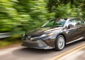 Toyota Camry 2019 trở lại thị trường Châu Âu với động cơ hybrid mới