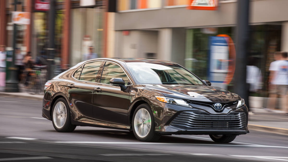 Toyota Camry 2019 trở lại thị trường Châu Âu với động cơ hybrid mới