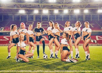 11 cô nàng bốc lửa của tạp chí Playboy Nga đón chào World Cup 2018