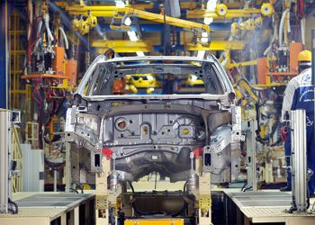 Hơn 20 năm ưu đãi, công nghiệp ôtô Việt Nam vẫn “giậm chân” ở lắp ráp