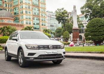 Volkswagen Tiguan Allspace xuất hiện trên phố Sài Gòn