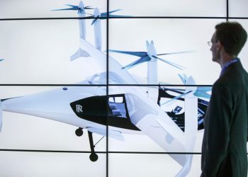 Rolls-Royce bắt đầu phát triển xe bay, tốc độ tối đa 400km/h, đi được 800km