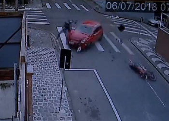 Ngã tư và tai nạn va chạm “kinh hoàng”