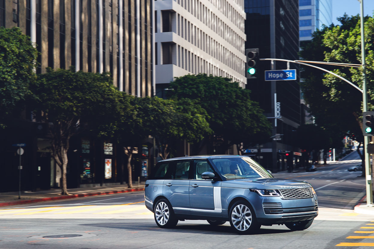 Range Rover 2019 lộ diện với sức mạnh động cơ mới và trang bị loạt công nghệ