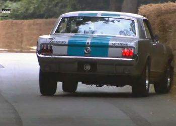 Ford Mustang tự lái “loạng choạng” tại lễ hội tốc độ Goodwood 2018