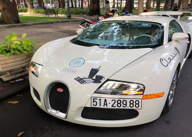 Siêu phẩm Bugatti Veyron cùng dàn siêu xe tham gia hoạt động cộng đồng