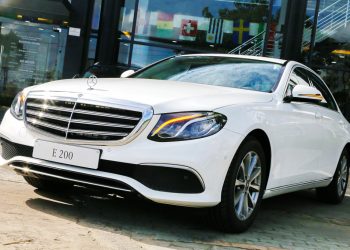 Cận cảnh Mercedes-Benz E 200 đời mới 2018 tại Việt Nam