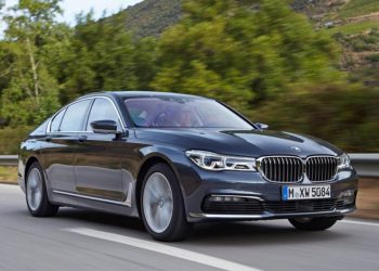 Lô xe BMW nhập khẩu đầu tiên từ Đức đã chính thức cập cảng Việt Nam