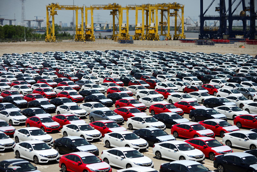 Số lượng ô tô nhập khẩu tăng cao