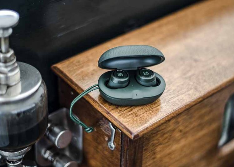 DN-Tai-nghe-BeoPlay-E8-Racing-Green-cua-Bang-&-Olufsen-Tin-160818-3