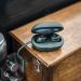DN-Tai-nghe-BeoPlay-E8-Racing-Green-cua-Bang-&-Olufsen-Tin-160818-3