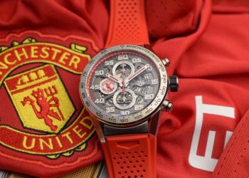 Đồng hồ TAG Heuer Manchester United Carrera Heuer Calibre 01