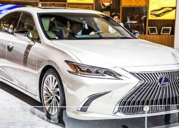 Sedan hạng sang cỡ trung Lexus ES 2019 đầu tiên về đến Đông Nam Á