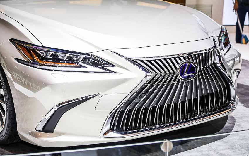 Sedan hạng sang cỡ trung Lexus ES 2019 đầu tiên về đến Đông Nam Á