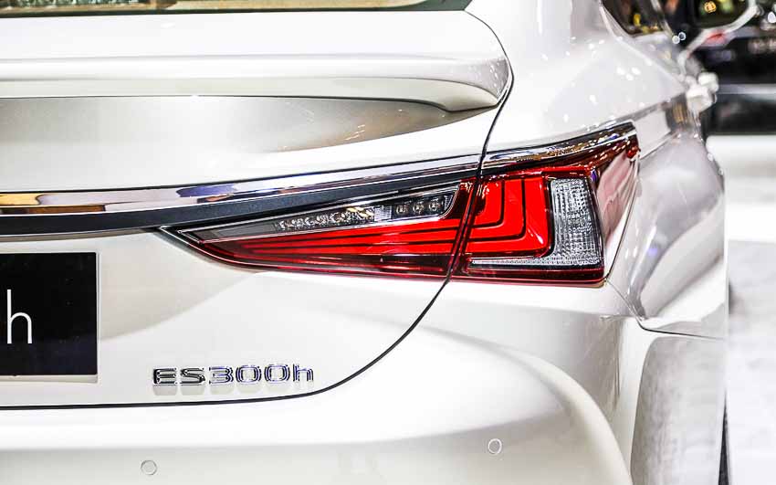 Sedan hạng sang cỡ trung Lexus ES 2019 đầu tiên về đến Đông Nam Á