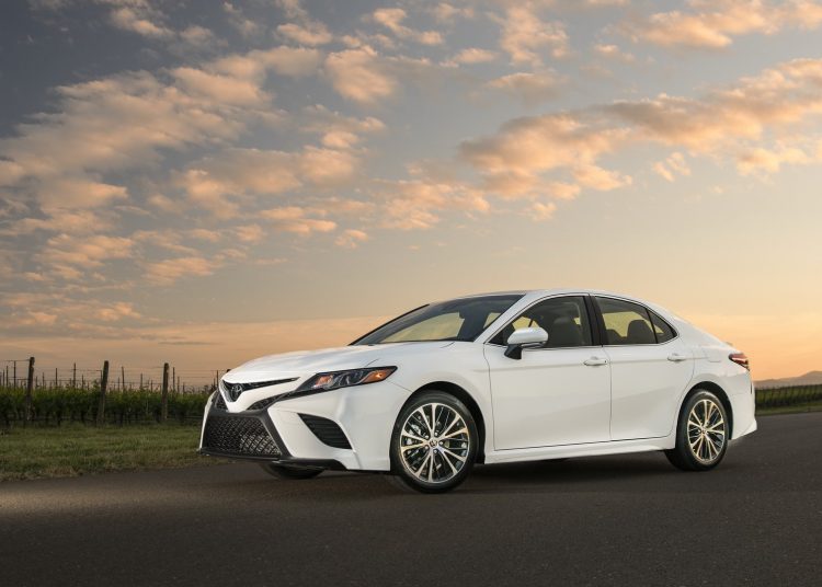 Toyota Camry 2019 công bố thông tin và giá bán chi tiết cho các phiên bản
