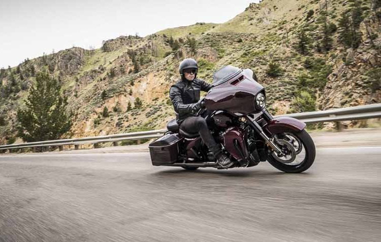 Harley-Davidson-tung-3-mau-CVO-2019