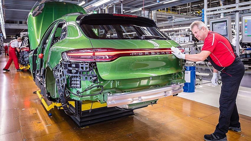 Porsche Macan 2019 đầu tiên xuất xưởng và đi vào sản xuất hàng loạt