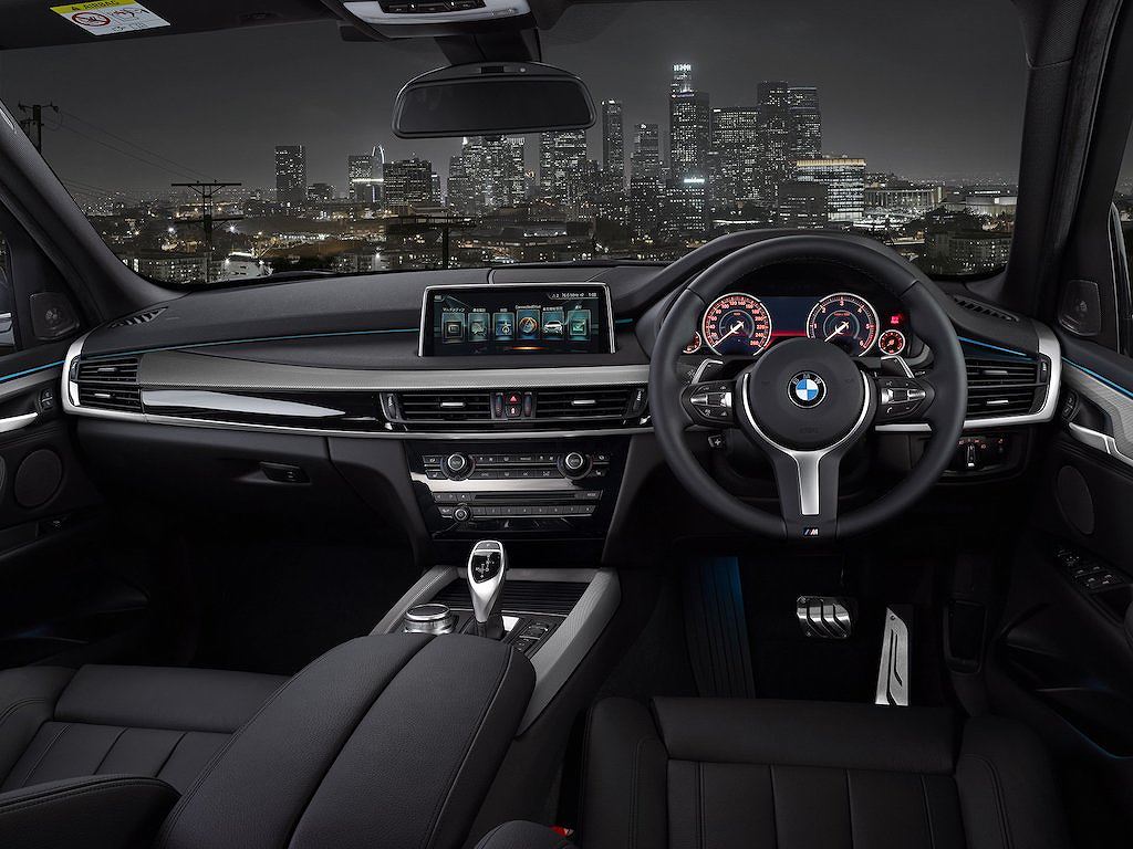 BMW X5 phiên bản đặc biệt cuối cùng Black và White, giá khởi điểm từ 2.27 tỷ