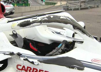 he-thong-khung-Halo-da-cuu-song-tay-dua