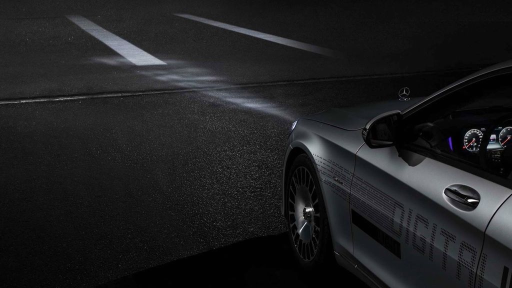 Công nghệ đèn pha Digital Light Mercedes-Benz: lên tiếng trước từng chuyển động
