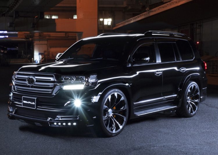 Toyota Land Cruiser cực ngầu qua bàn tay Wald với hai phong cách khác nhau