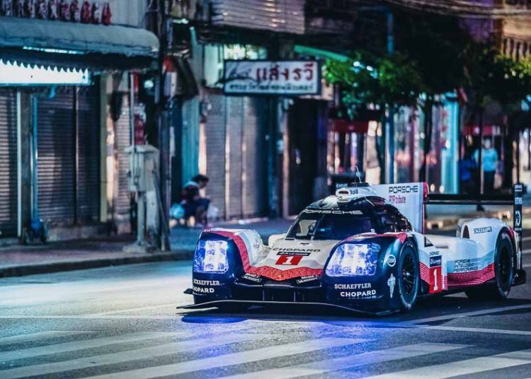 Hình ảnh chiếc xe đua huyền thoại Porsche 919 Hybrid trên đường phố Bangkok